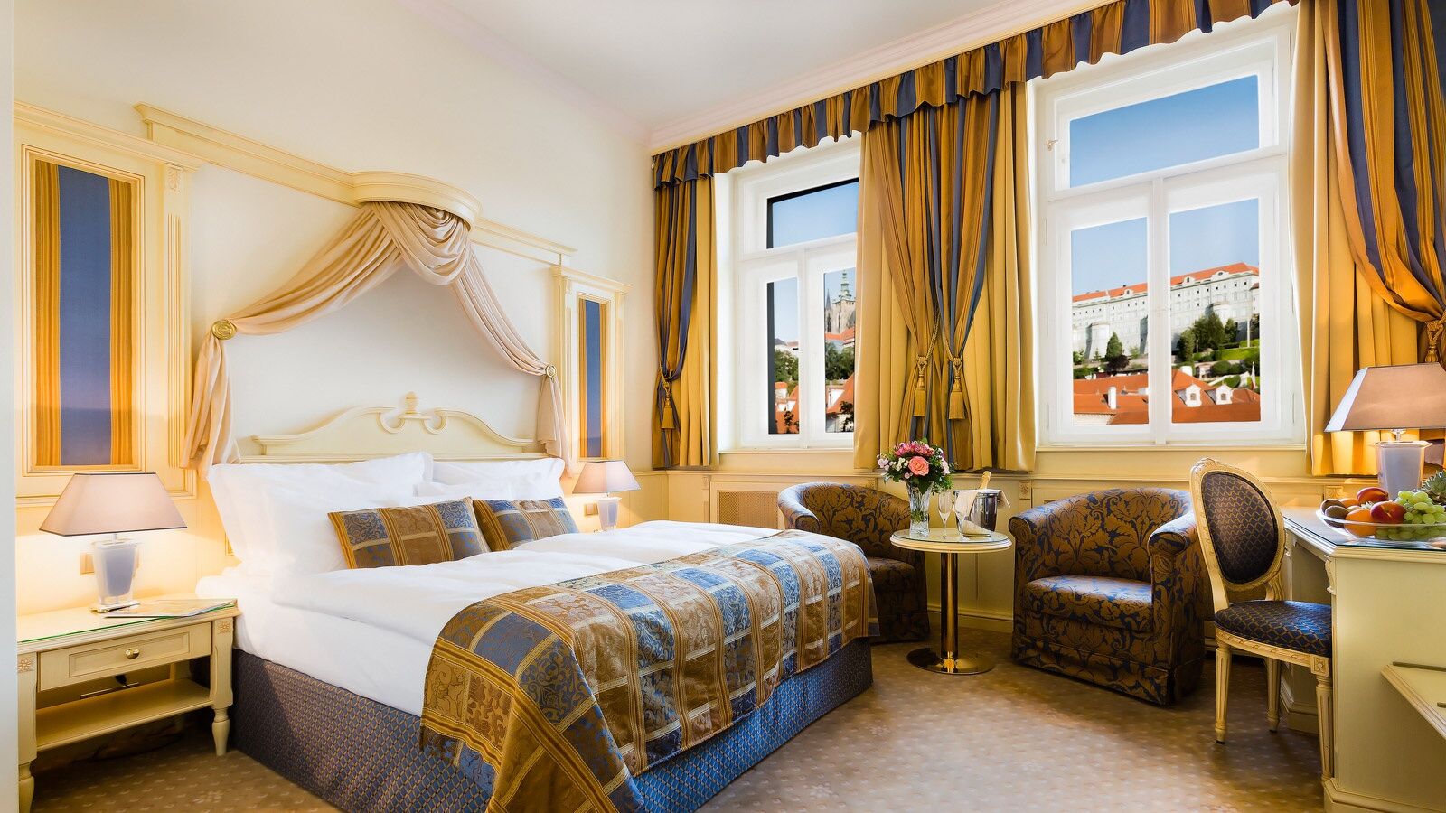 Luxury Family Hotel Royal Palace Praga Cameră foto